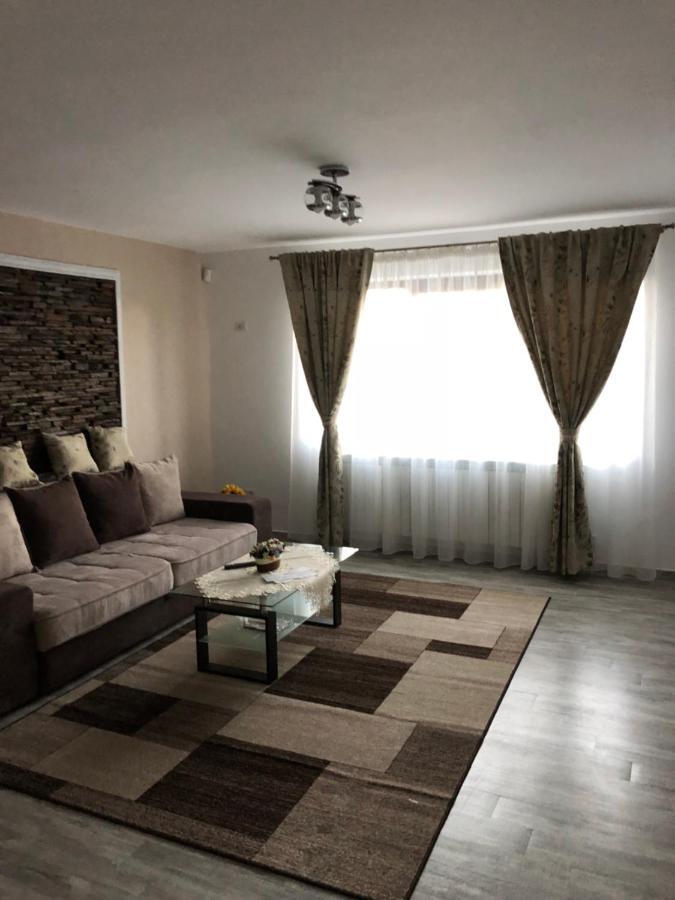 Апарт отель Aleria De Piatra Пьятра-Нямц Экстерьер фото